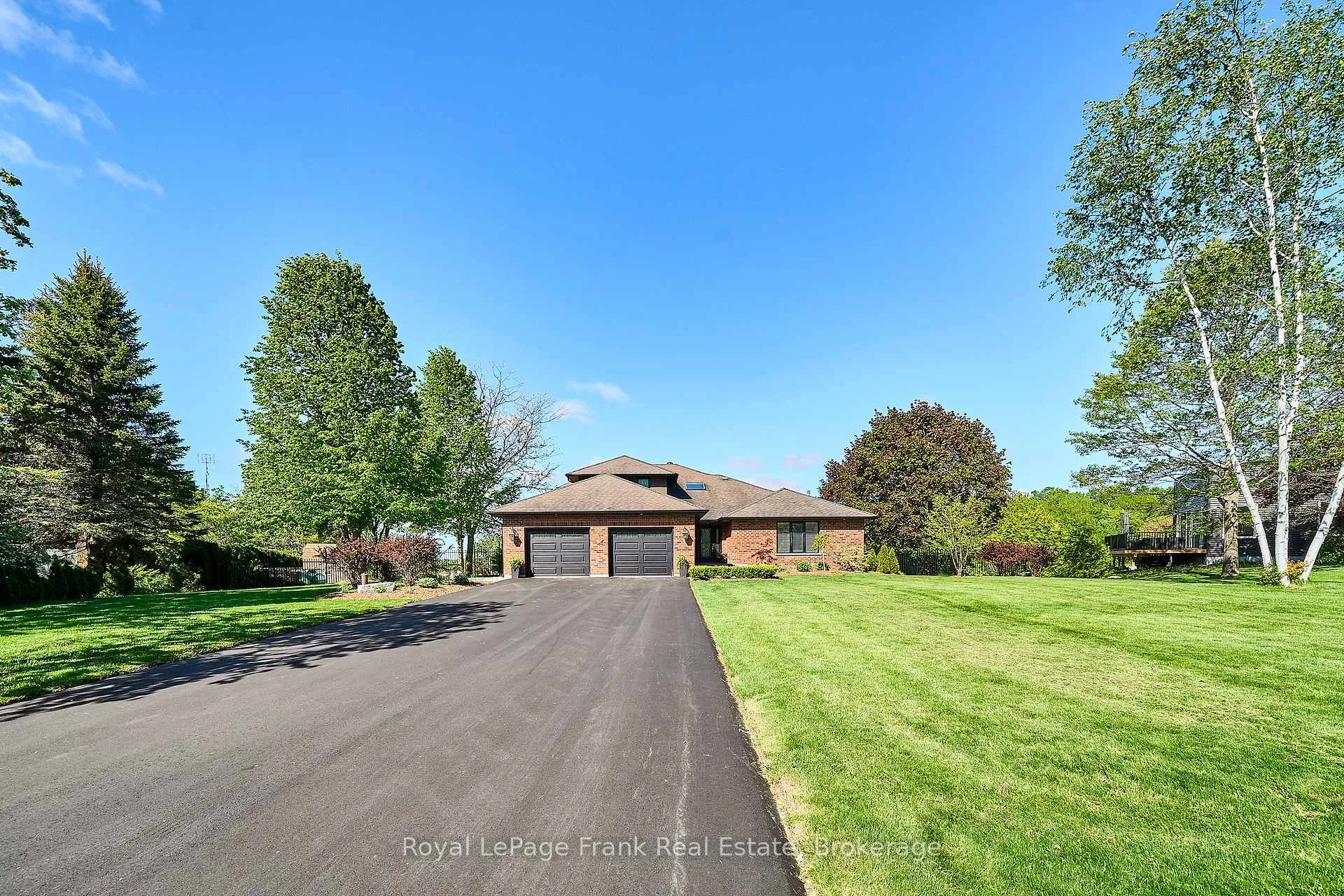 Photo 3 of 13 Werrydale Drive, Clarington, Rural Clarington — HOMEH
