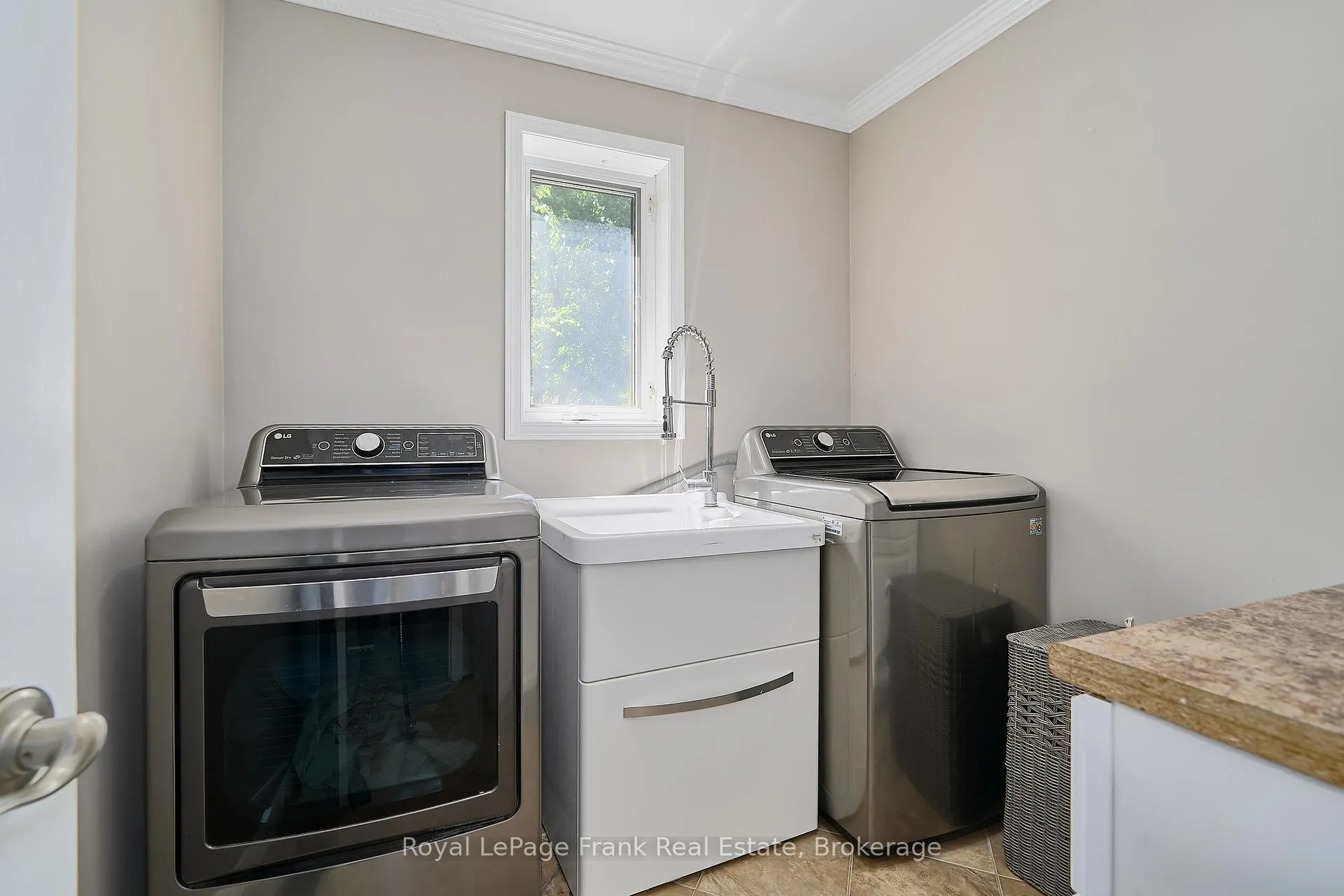 Photo 37 of 13 Werrydale Drive, Clarington, Rural Clarington — HOMEH