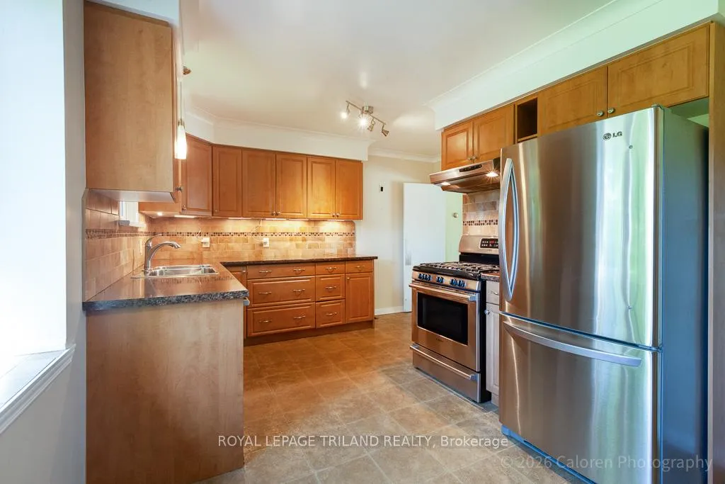 Photo 15 of 37 Dennis Avenue, London, South V — HOMEH