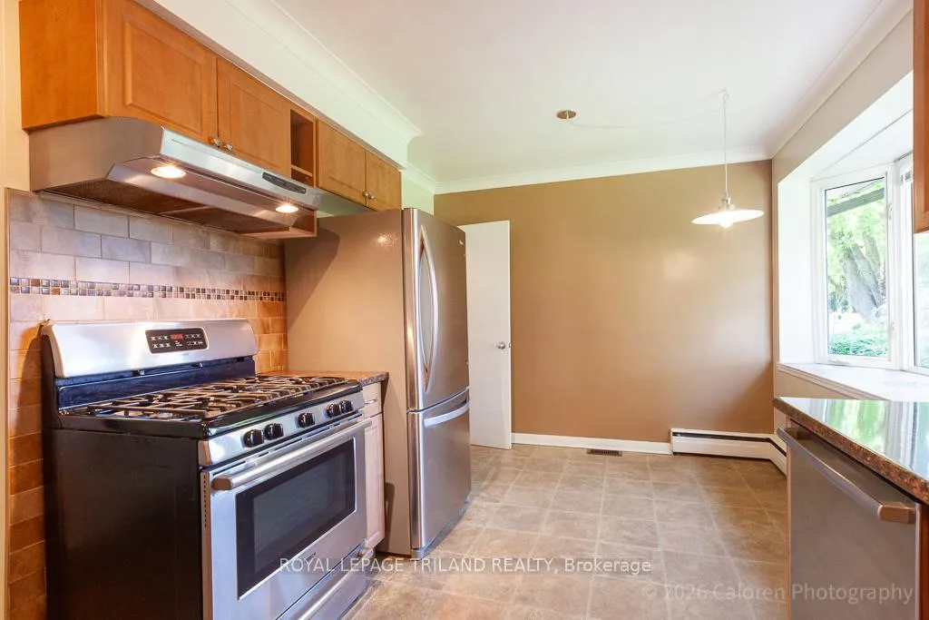 Photo 18 of 37 Dennis Avenue, London, South V — HOMEH