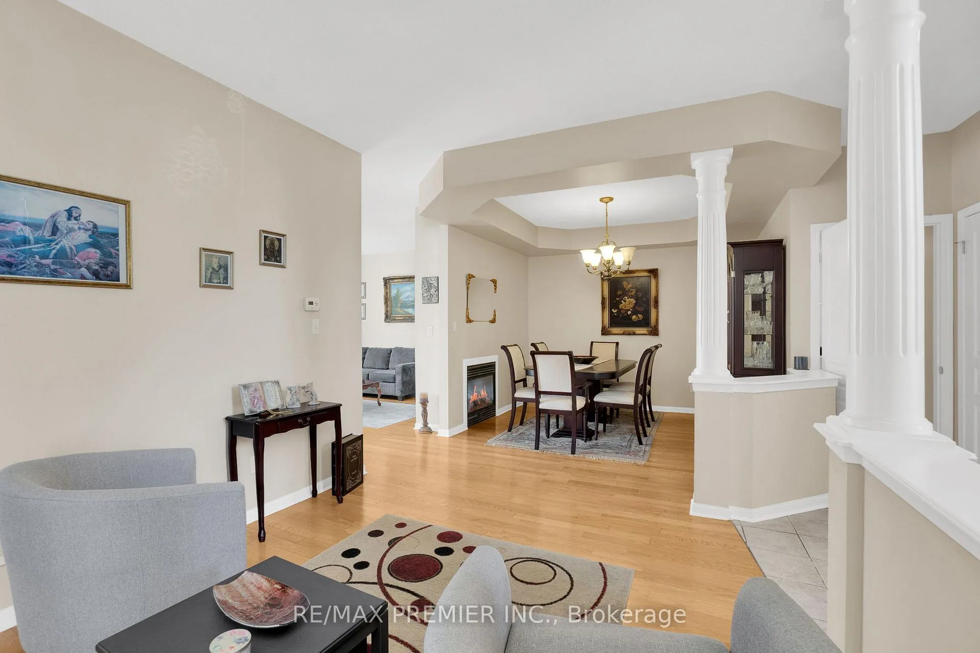 Photo 9 of 431 Pineview Lane, Pickering, Amberlea — HOMEH
