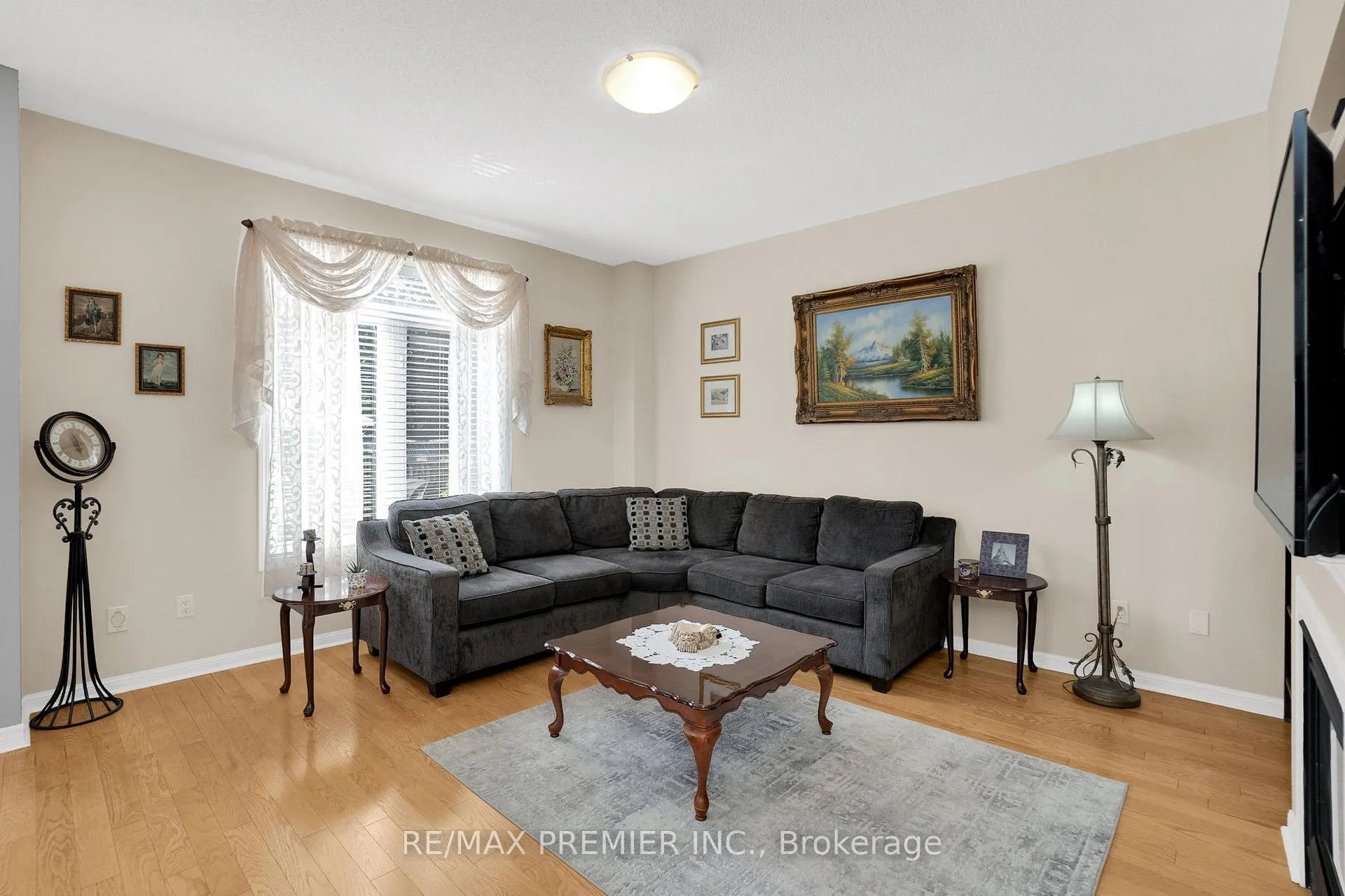 Photo 14 of 431 Pineview Lane, Pickering, Amberlea — HOMEH