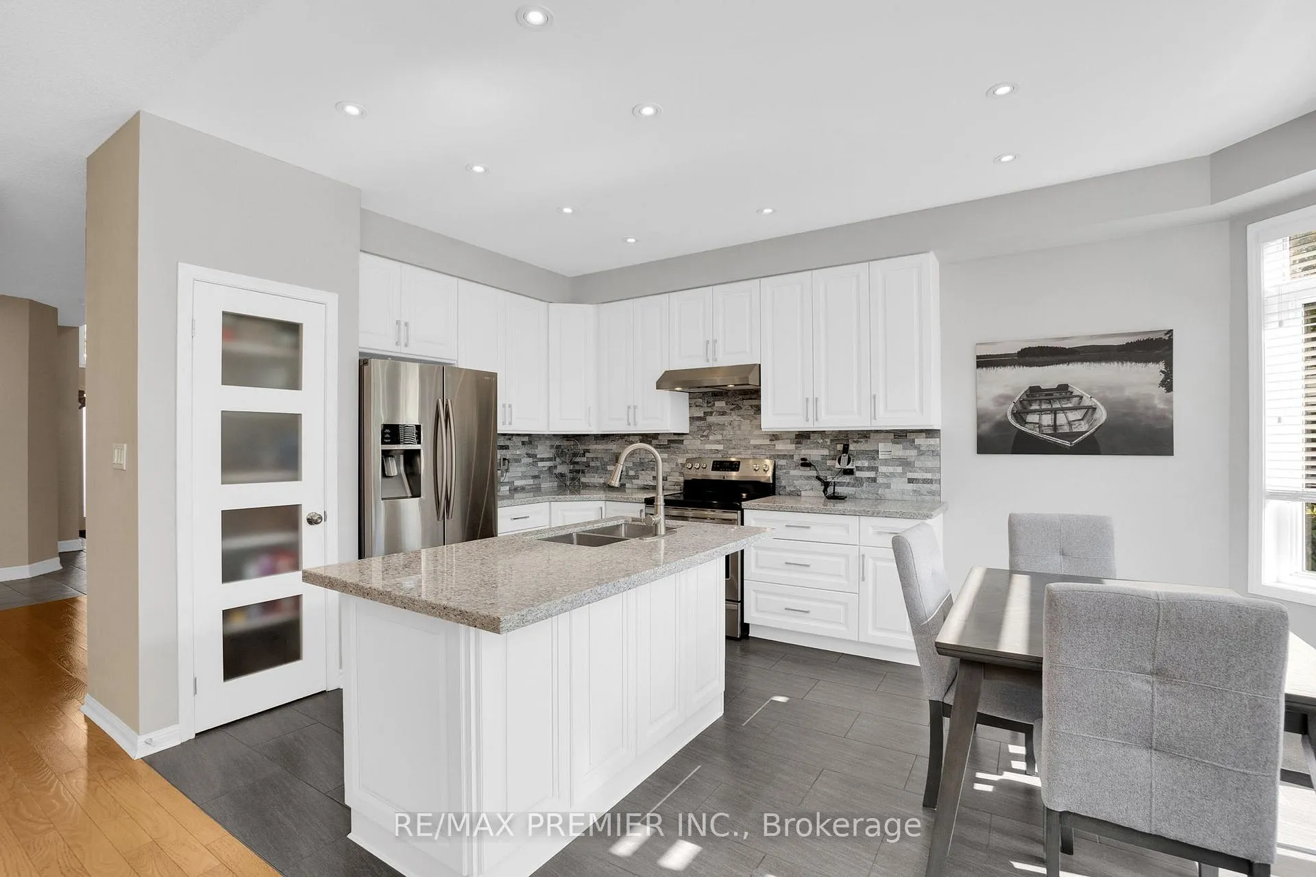 Photo 17 of 431 Pineview Lane, Pickering, Amberlea — HOMEH