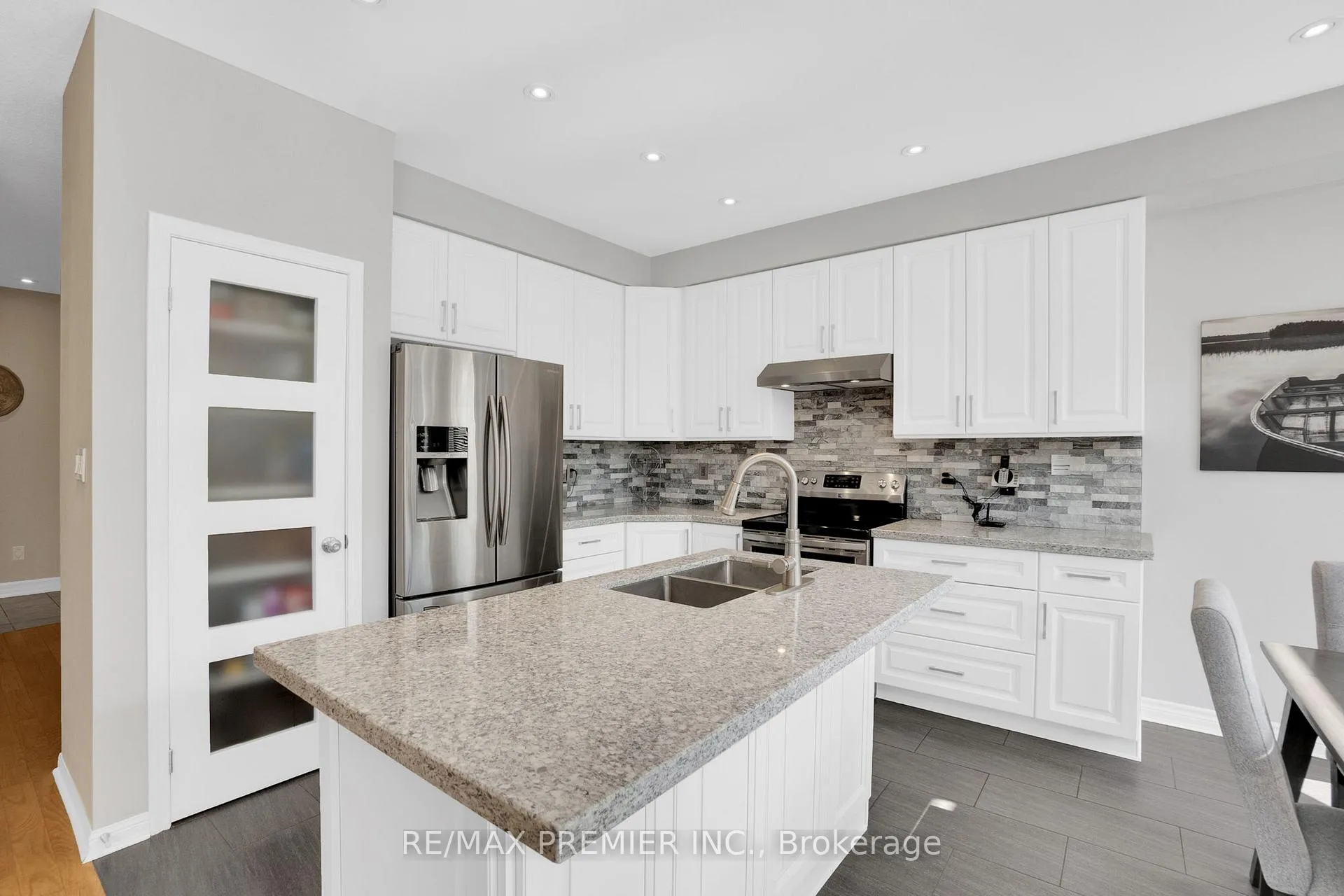 Photo 18 of 431 Pineview Lane, Pickering, Amberlea — HOMEH