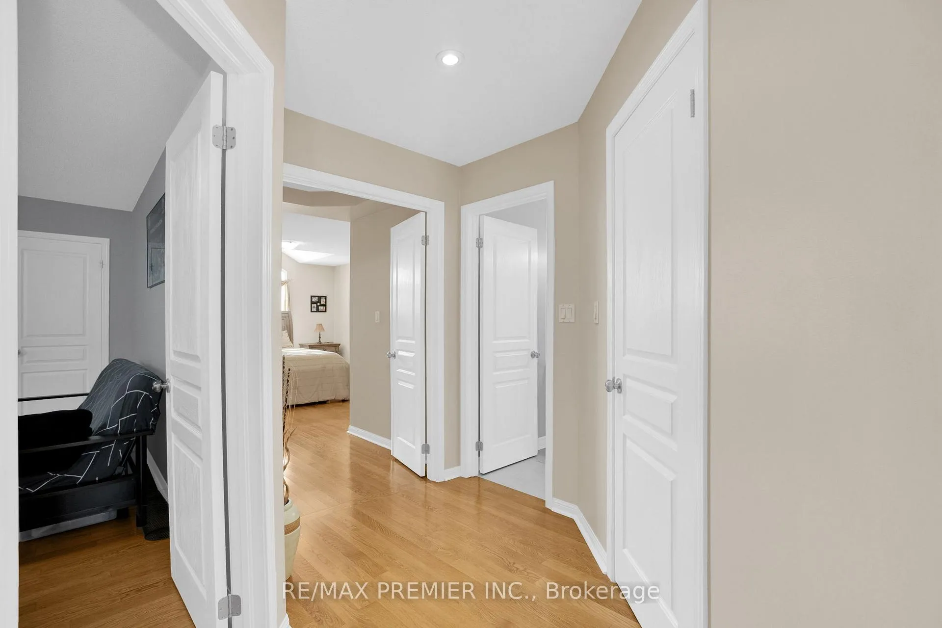 Photo 28 of 431 Pineview Lane, Pickering, Amberlea — HOMEH