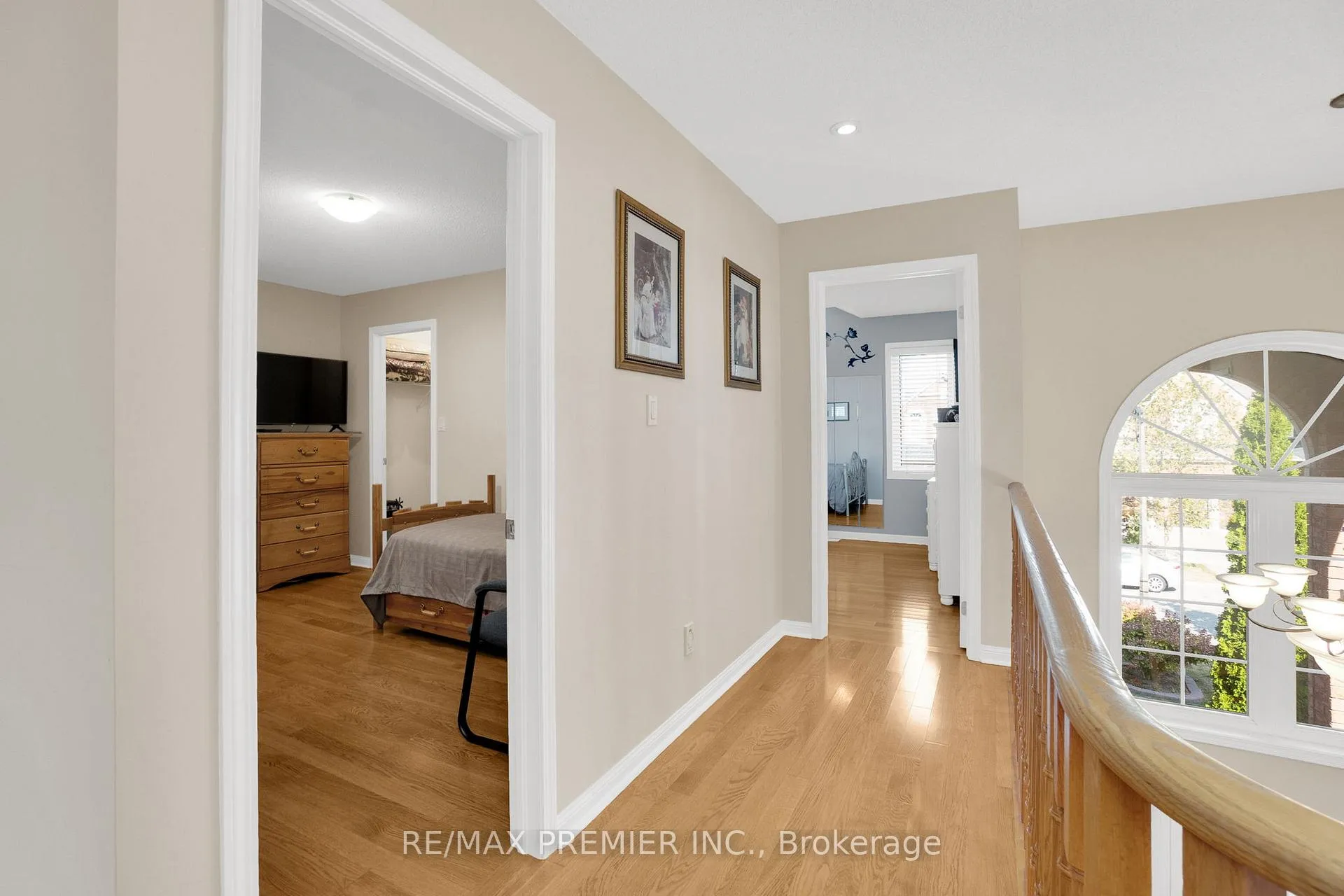 Photo 33 of 431 Pineview Lane, Pickering, Amberlea — HOMEH