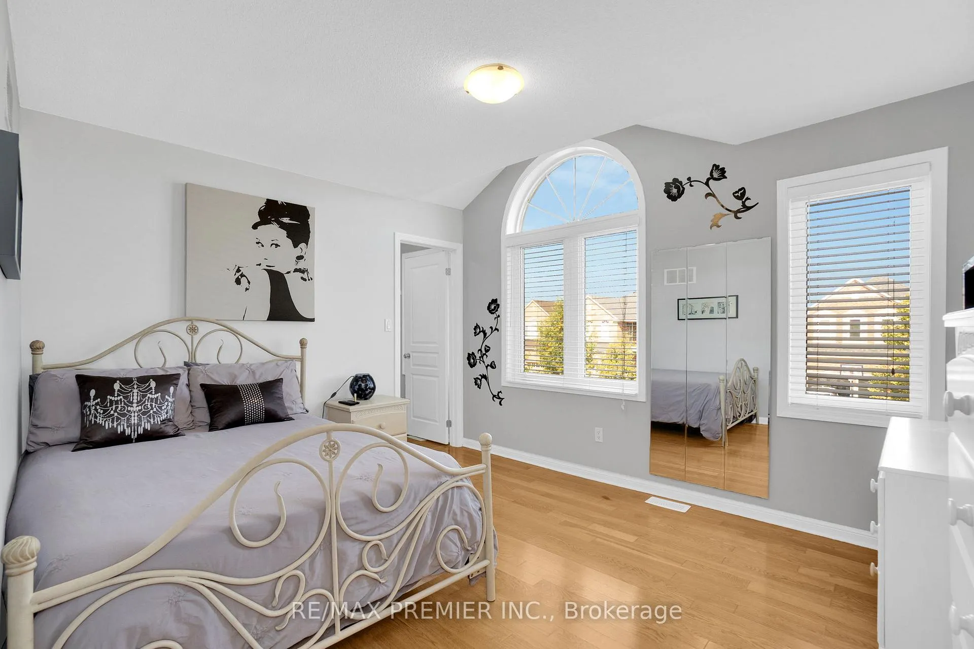 Photo 34 of 431 Pineview Lane, Pickering, Amberlea — HOMEH