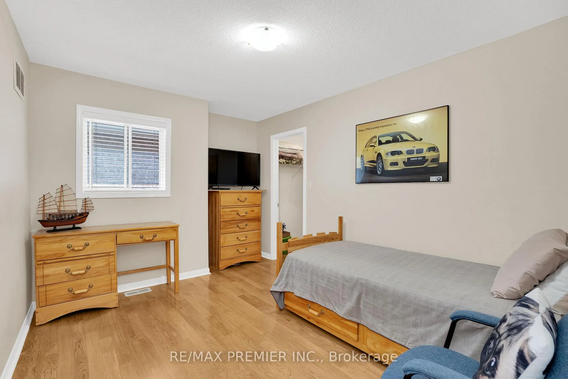 Photo 35 of 431 Pineview Lane, Pickering, Amberlea — HOMEH