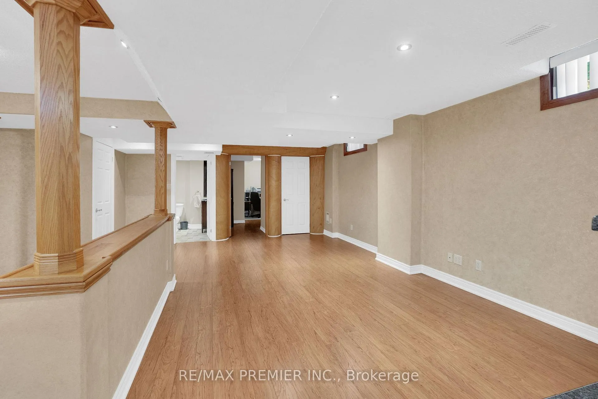 Photo 41 of 431 Pineview Lane, Pickering, Amberlea — HOMEH