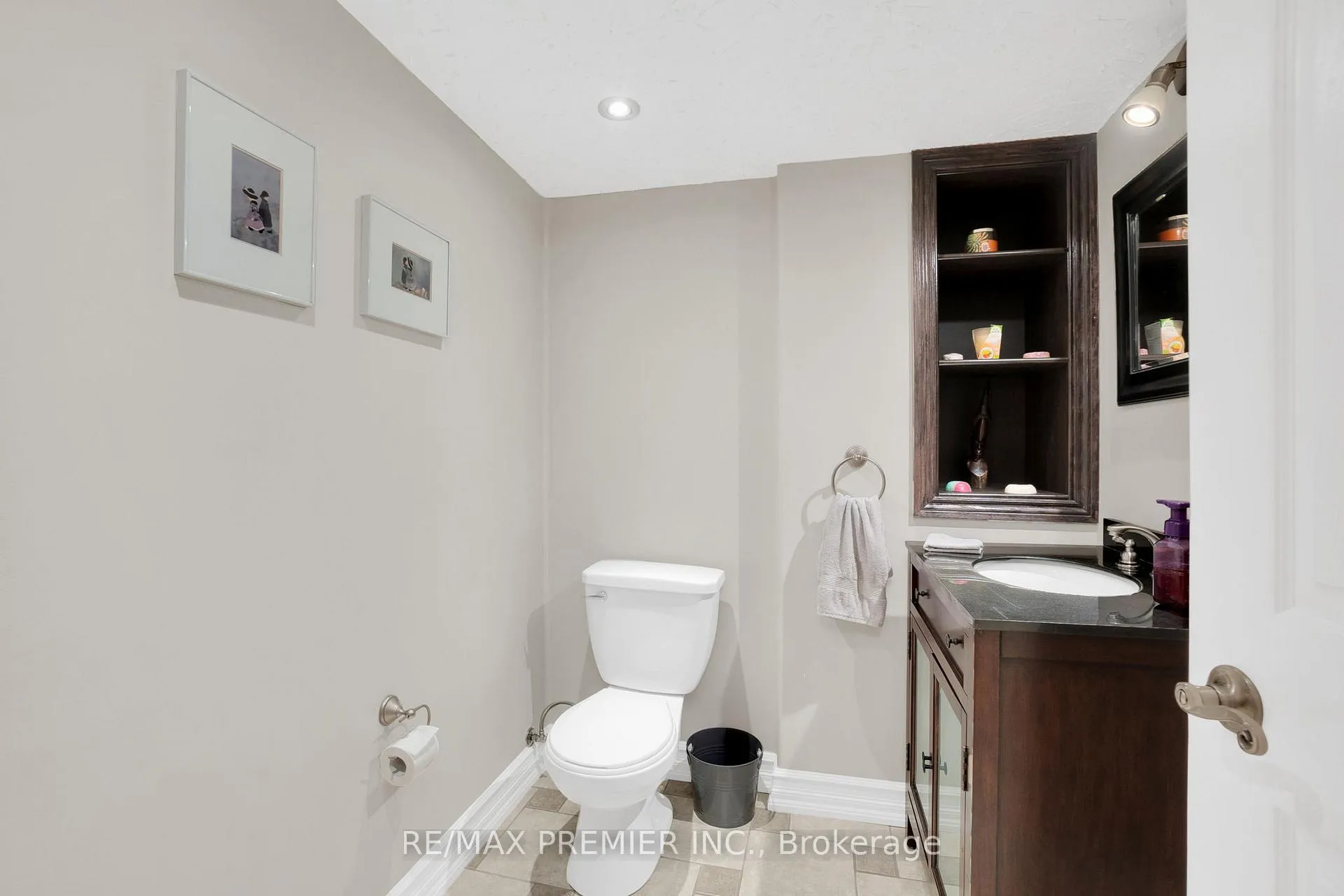 Photo 45 of 431 Pineview Lane, Pickering, Amberlea — HOMEH