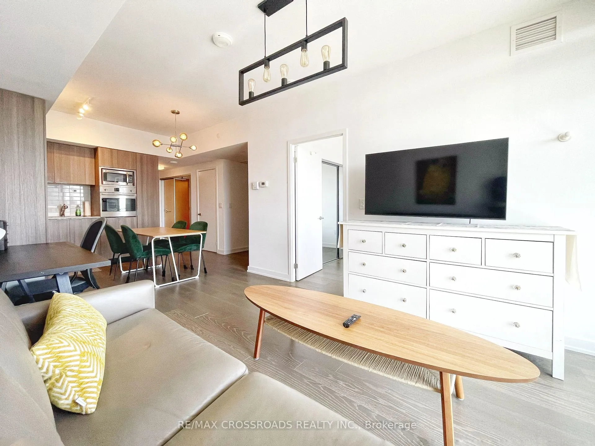 Photo 9 of Unit 4403, 11 Wellesley Street W, Toronto, Bay Street Corridor — HOMEH