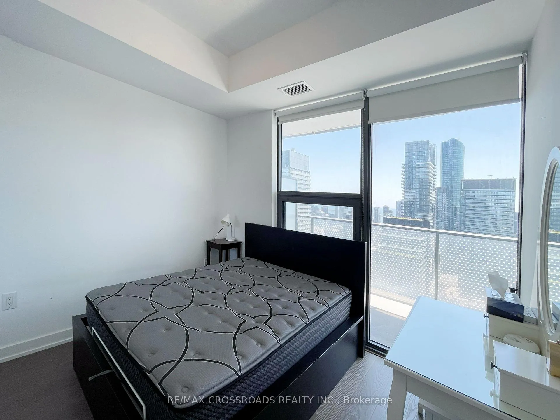 Photo 11 of Unit 4403, 11 Wellesley Street W, Toronto, Bay Street Corridor — HOMEH