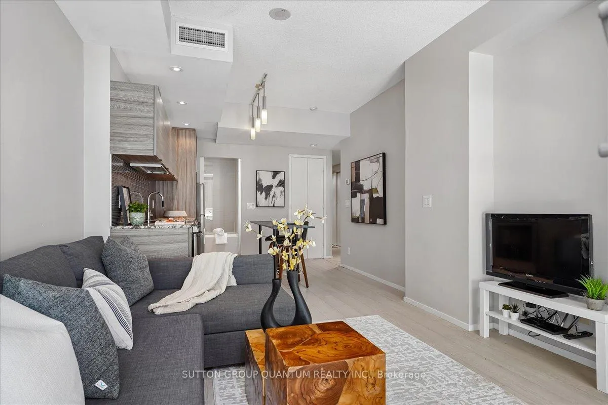 Photo 3 of Unit 404, 8 Charlotte Street, Toronto, Waterfront Communities — HOMEH