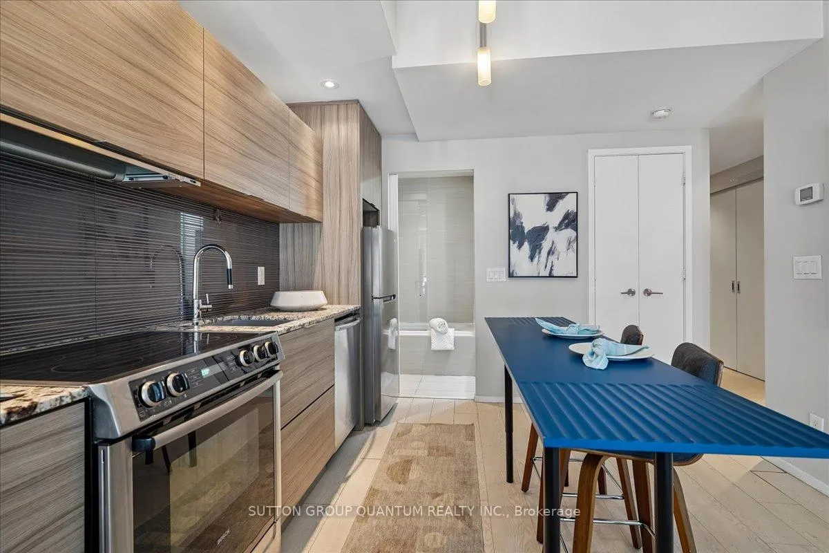 Photo 6 of Unit 404, 8 Charlotte Street, Toronto, Waterfront Communities — HOMEH