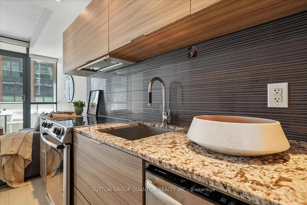 Photo 10 of Unit 404, 8 Charlotte Street, Toronto, Waterfront Communities — HOMEH