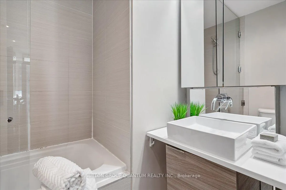 Photo 13 of Unit 404, 8 Charlotte Street, Toronto, Waterfront Communities — HOMEH