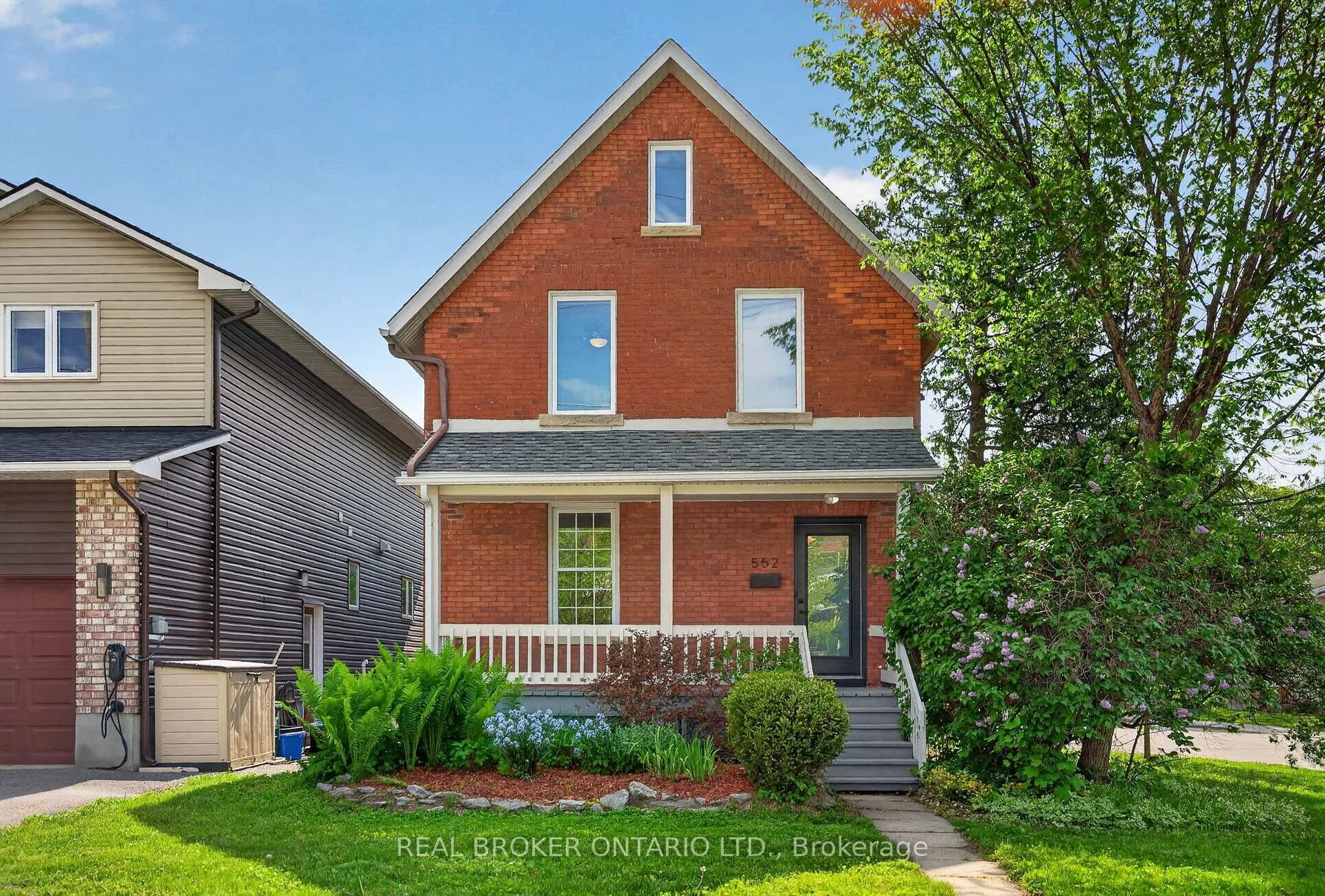 Front of 552 Churchill Avenue N