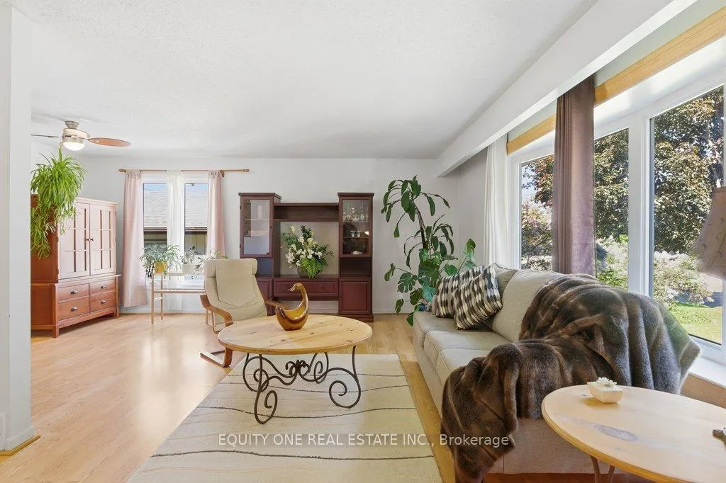 Photo 8 of 542 Sirois Avenue, Ottawa, Overbrook/Castle Heights — HOMEH