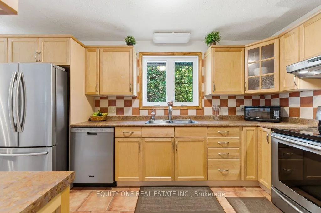 Photo 14 of 542 Sirois Avenue, Ottawa, Overbrook/Castle Heights — HOMEH