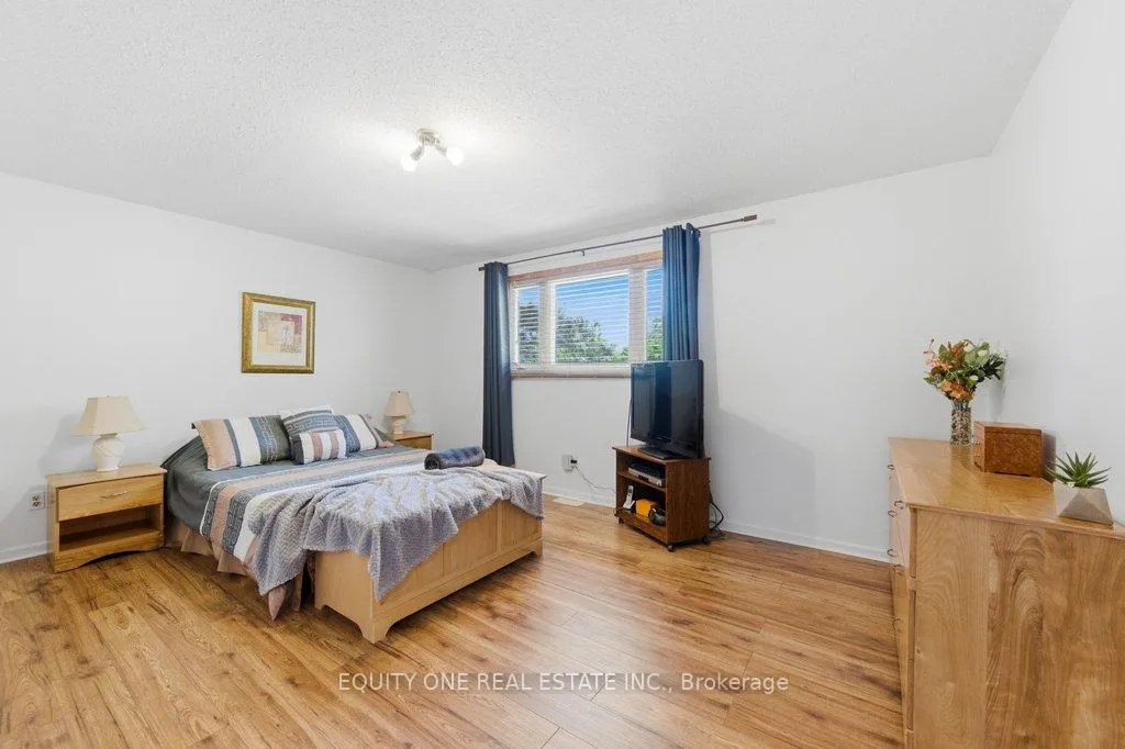Photo 25 of 542 Sirois Avenue, Ottawa, Overbrook/Castle Heights — HOMEH