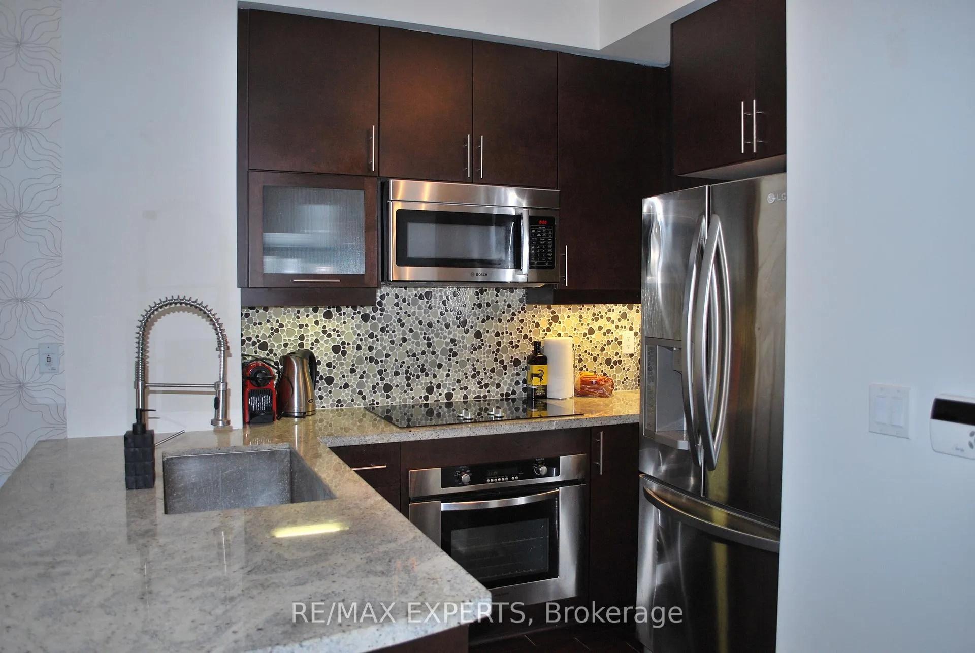 Photo 2 of Unit 803, 35 Balmuto Street, Toronto, Bay Street Corridor — HOMEH