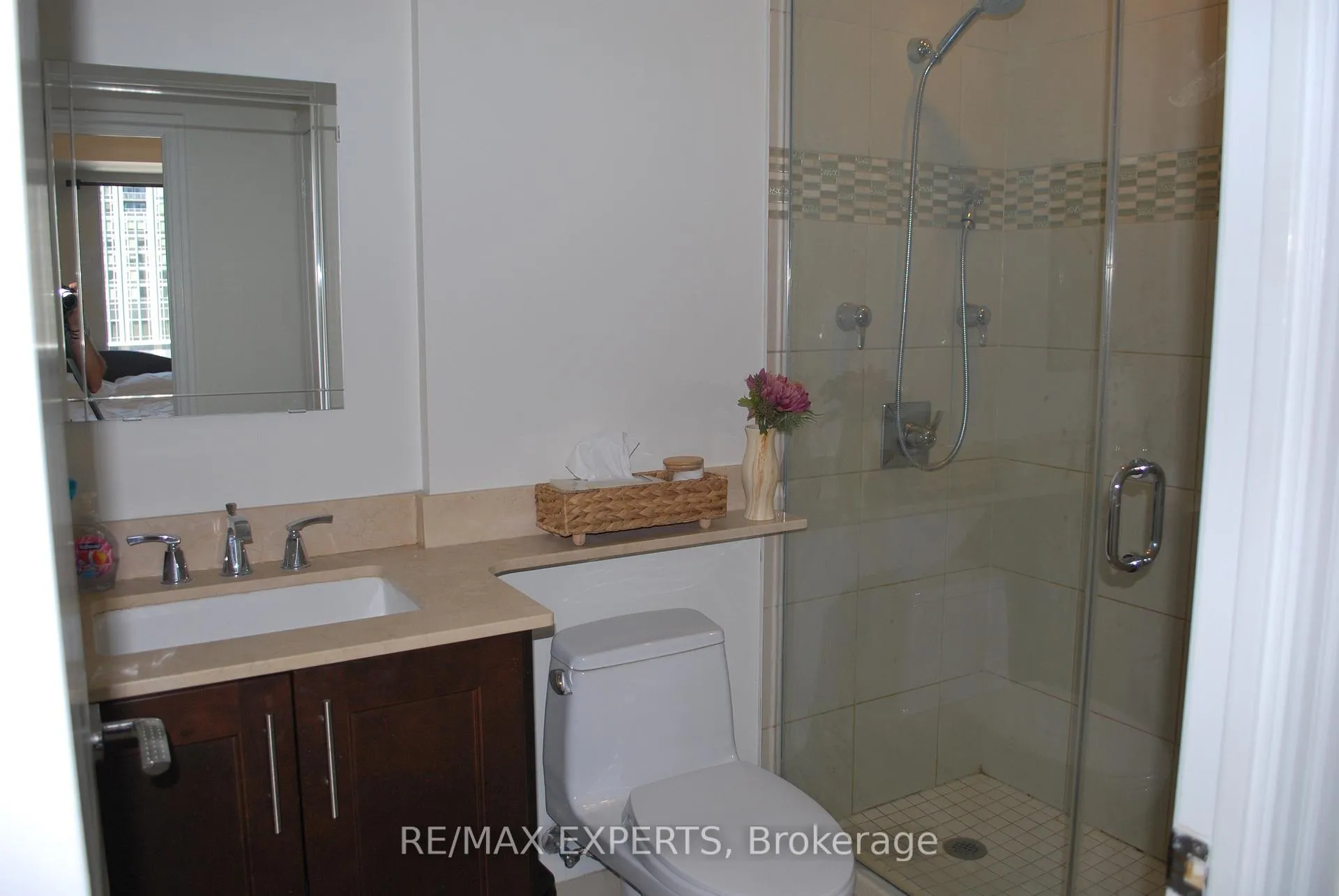 Photo 5 of Unit 803, 35 Balmuto Street, Toronto, Bay Street Corridor — HOMEH