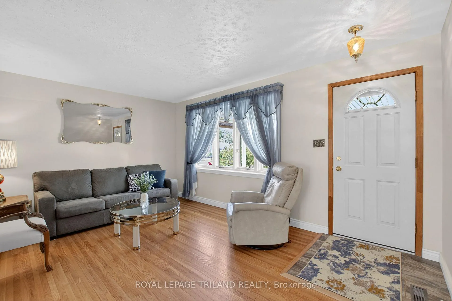 Photo 4 of 7 Thompson Avenue, St. Thomas — HOMEH