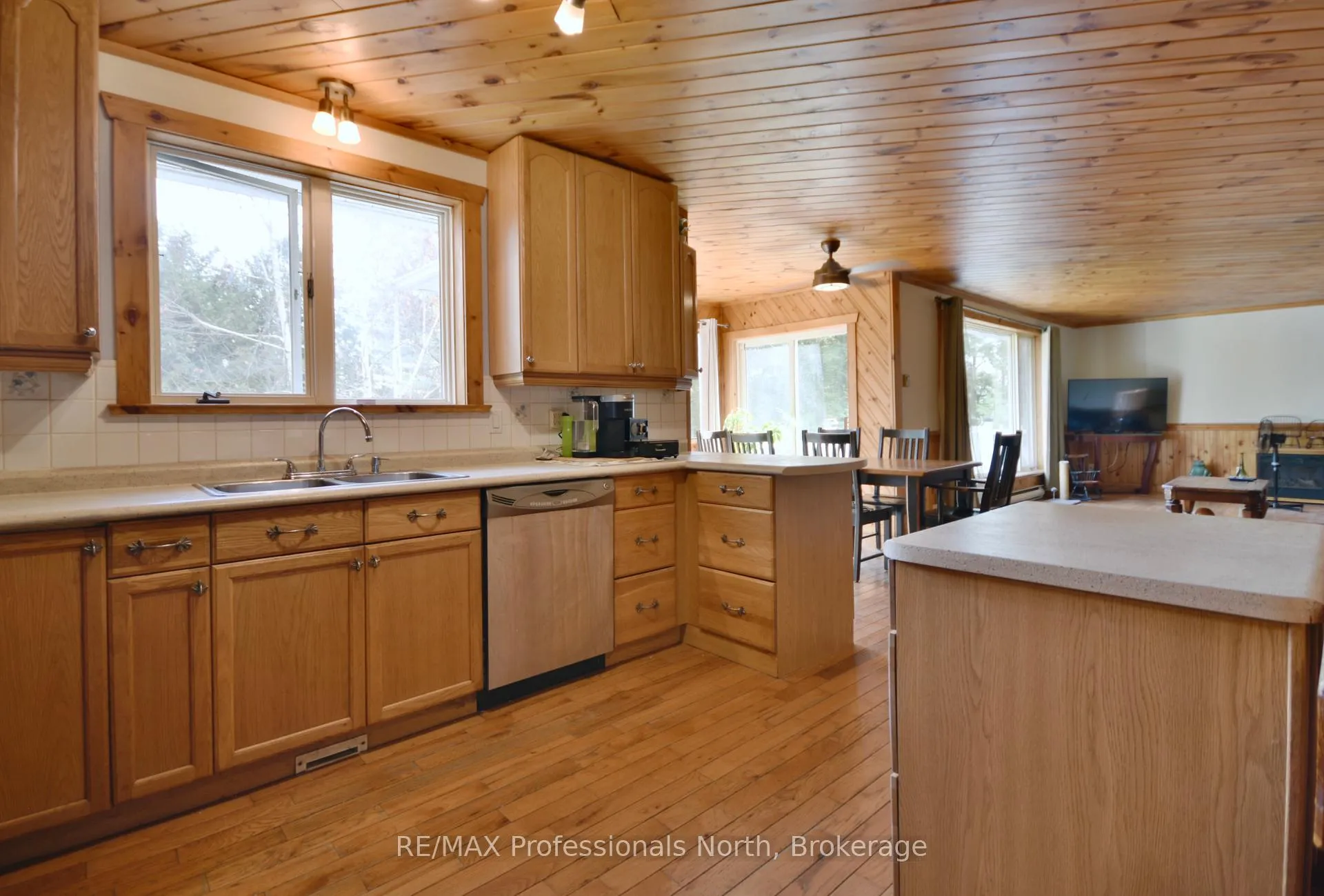 Photo 24 of 20 Coulter Lane, Bracebridge, Muskoka (N) — HOMEH