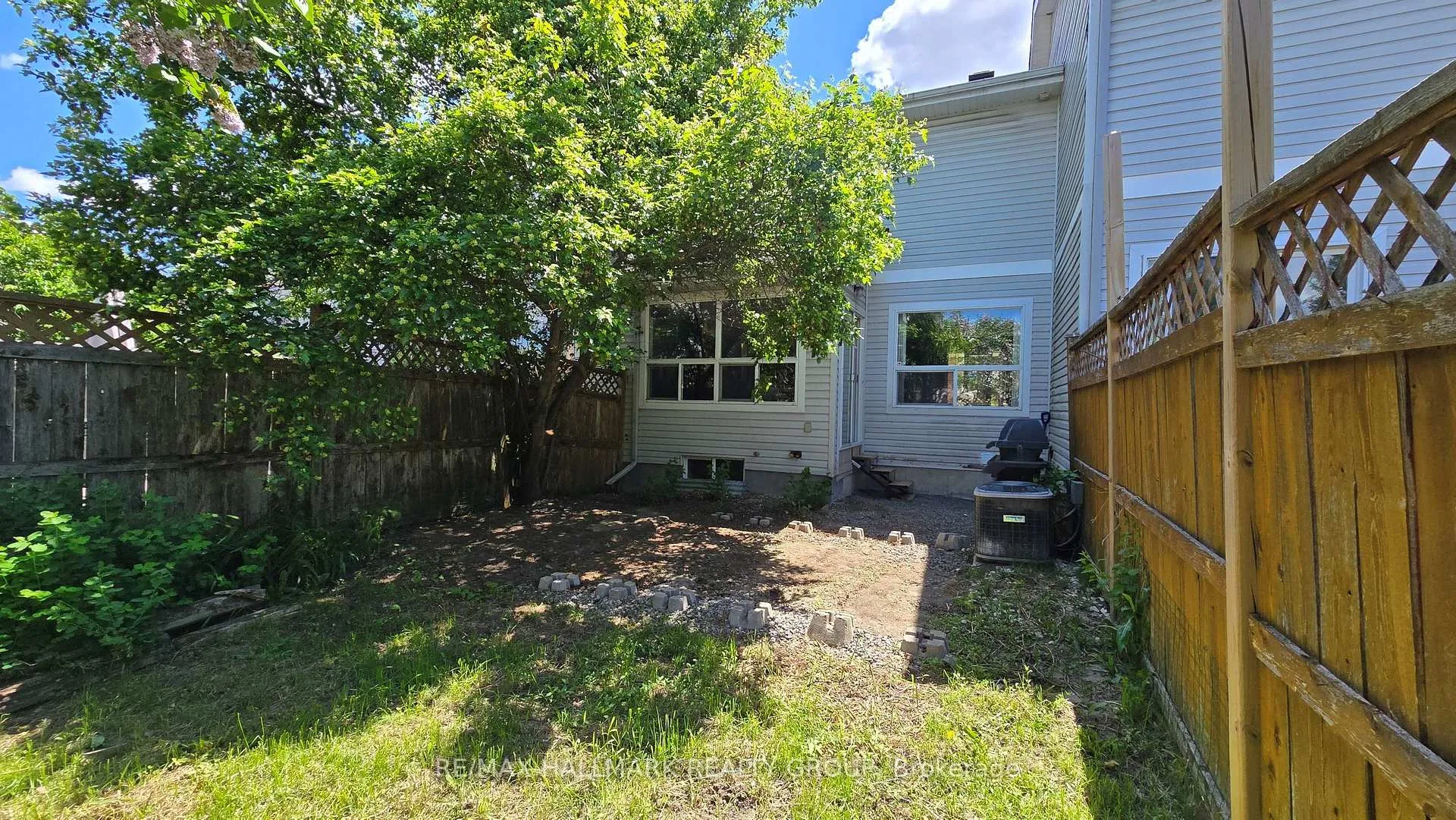 Photo 5 of 55 Cohen Avenue, Ottawa, Kanata - Katimavik — HOMEH