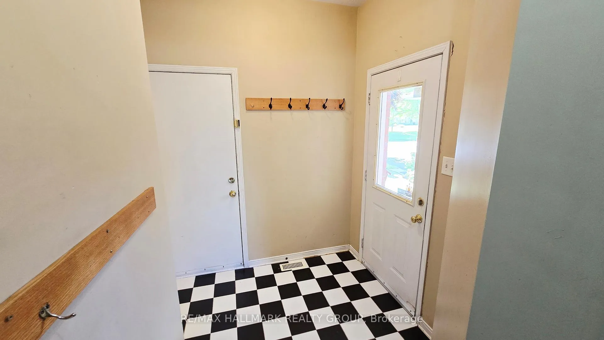 Photo 6 of 55 Cohen Avenue, Ottawa, Kanata - Katimavik — HOMEH