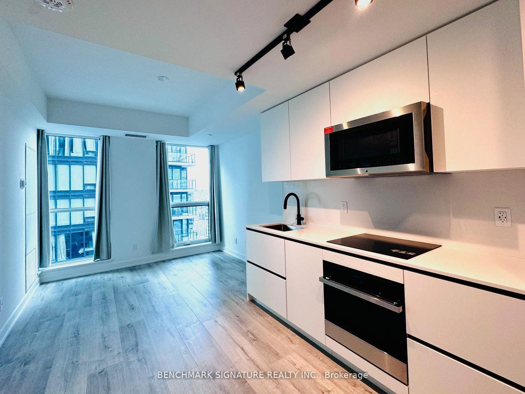 Front of Unit 3705, 327 King Street W