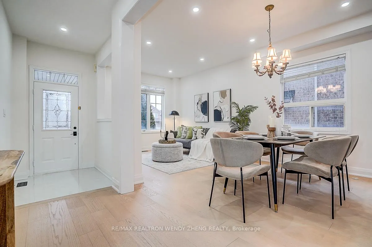 Photo 2 of 16 Hartwell Way, Aurora, Bayview Northeast — HOMEH