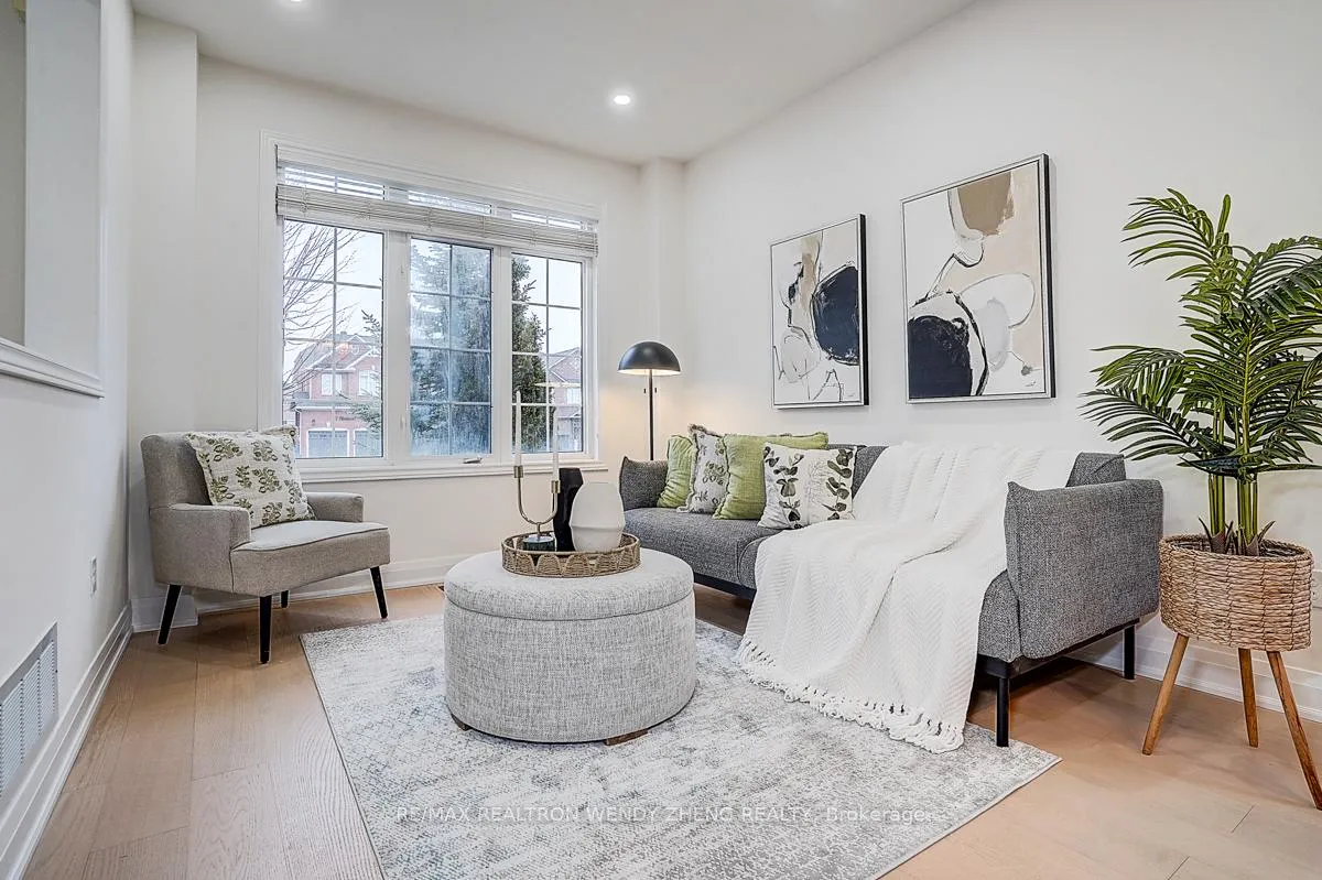 Photo 5 of 16 Hartwell Way, Aurora, Bayview Northeast — HOMEH