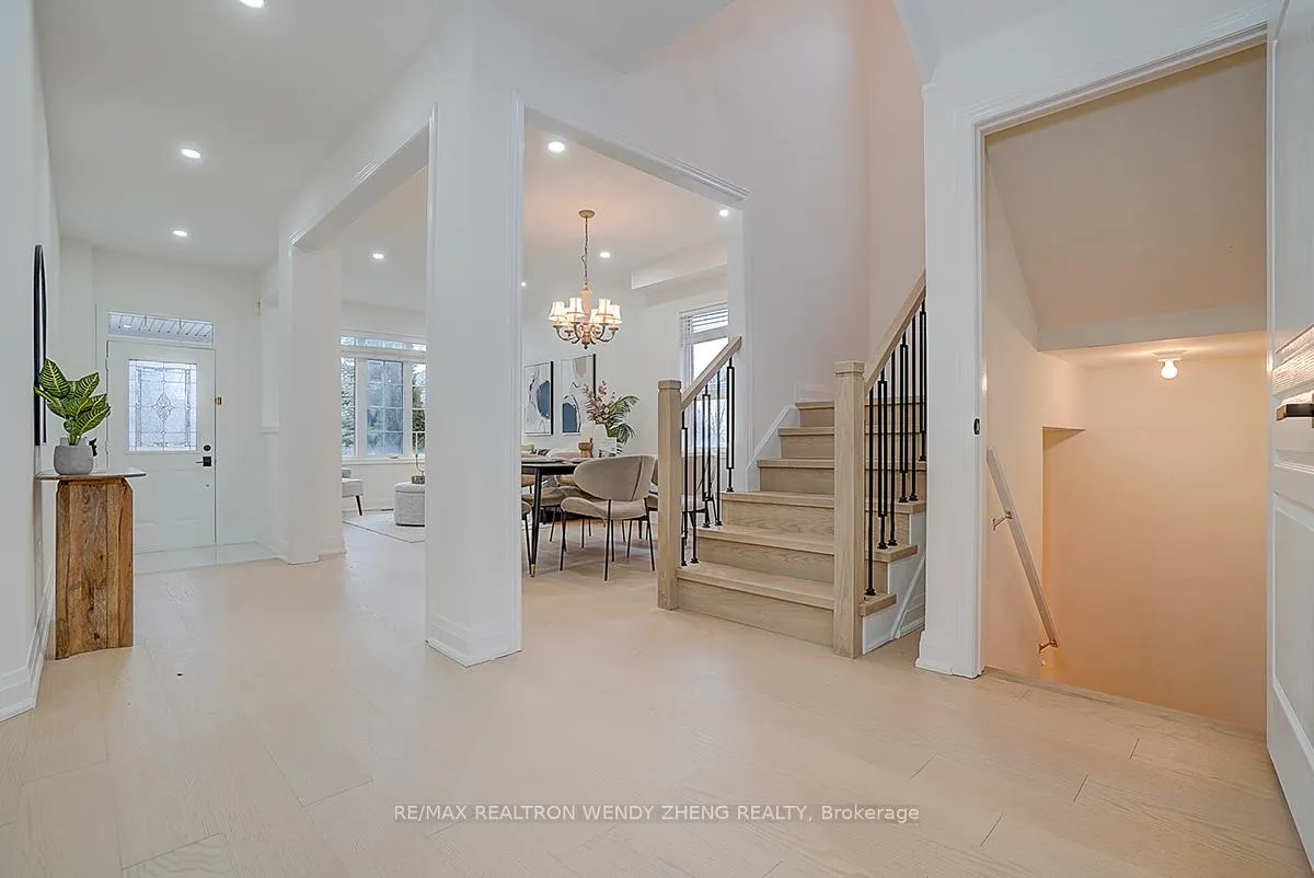 Photo 12 of 16 Hartwell Way, Aurora, Bayview Northeast — HOMEH