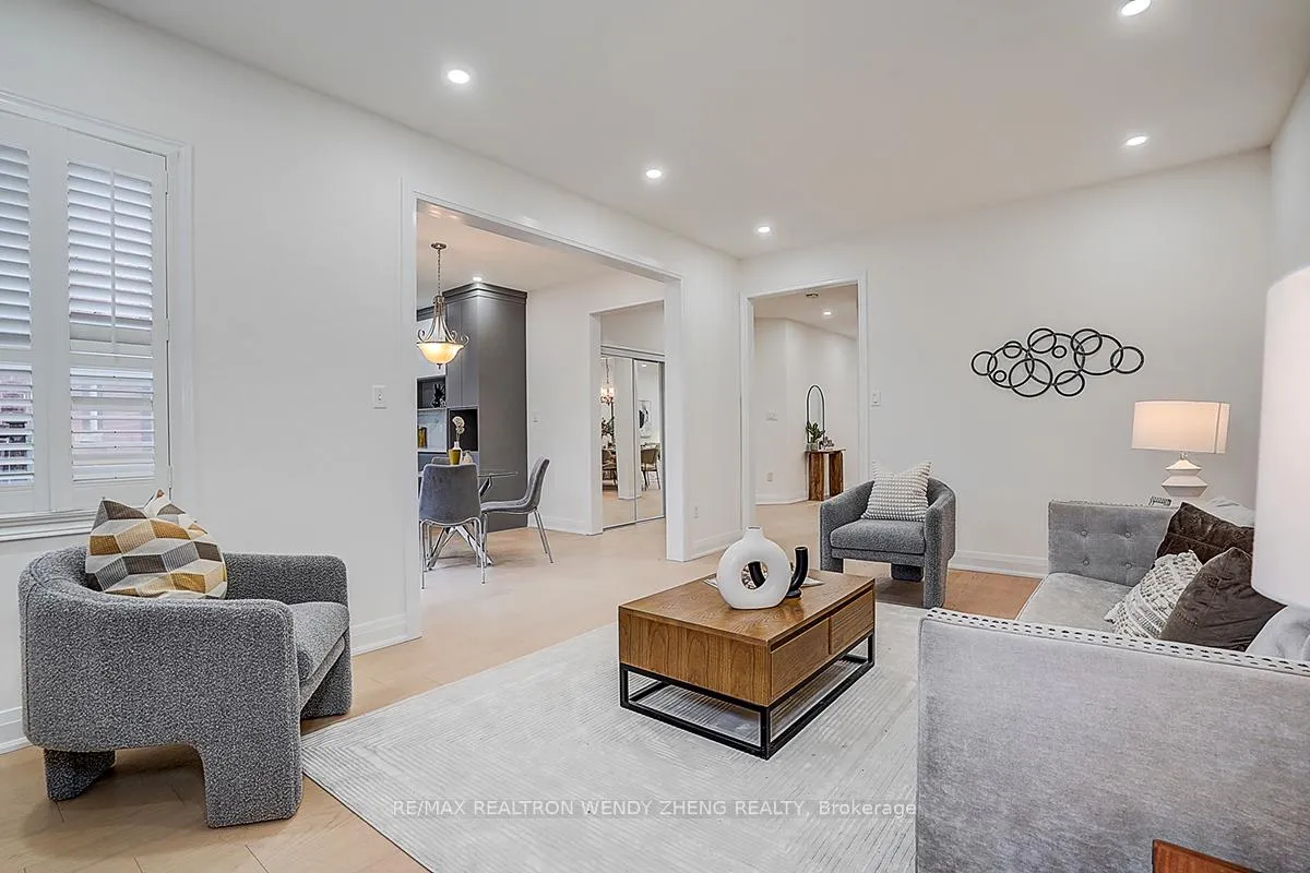 Photo 17 of 16 Hartwell Way, Aurora, Bayview Northeast — HOMEH