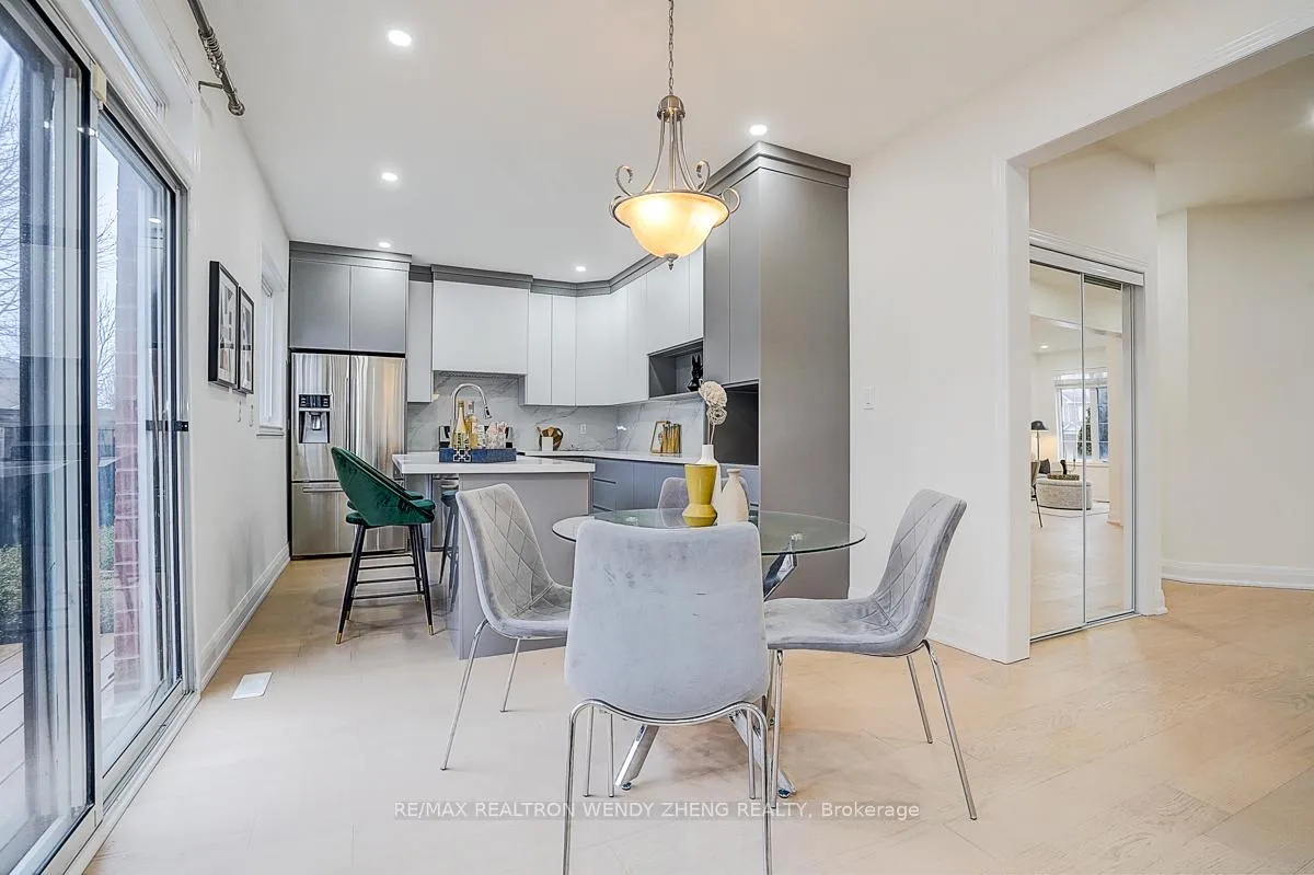 Photo 21 of 16 Hartwell Way, Aurora, Bayview Northeast — HOMEH