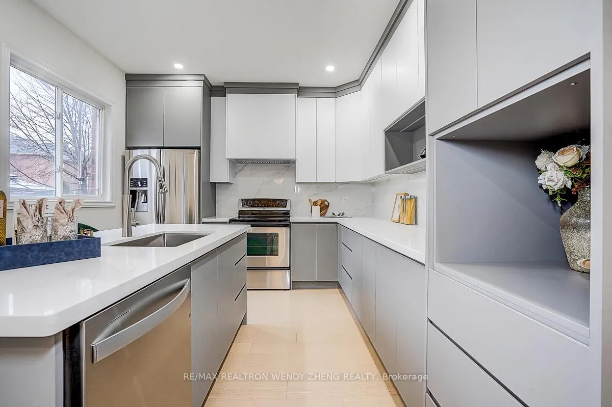 Photo 23 of 16 Hartwell Way, Aurora, Bayview Northeast — HOMEH