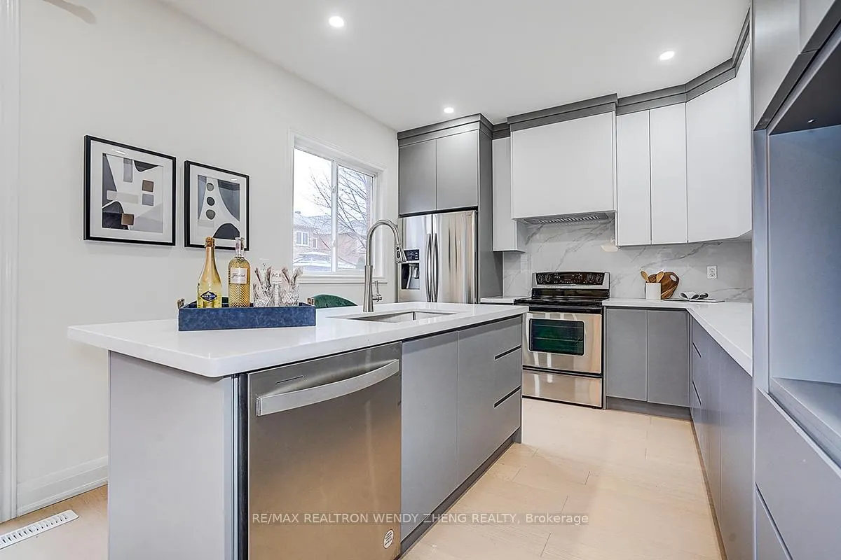 Photo 24 of 16 Hartwell Way, Aurora, Bayview Northeast — HOMEH