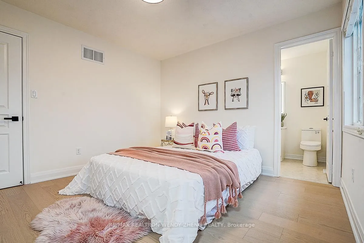 Photo 36 of 16 Hartwell Way, Aurora, Bayview Northeast — HOMEH