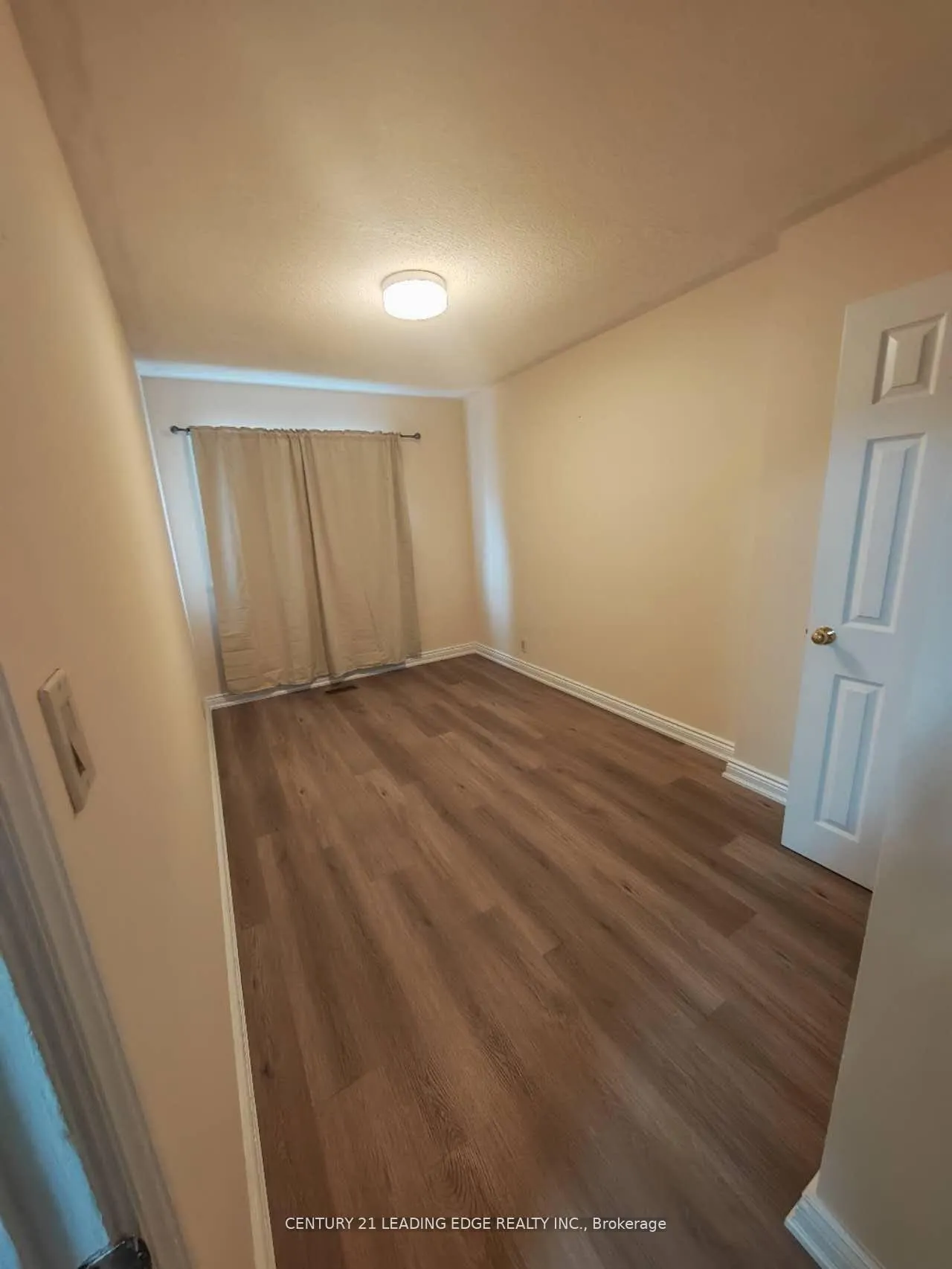 Front of Unit 2nd Floor, 364 Wilson Road S