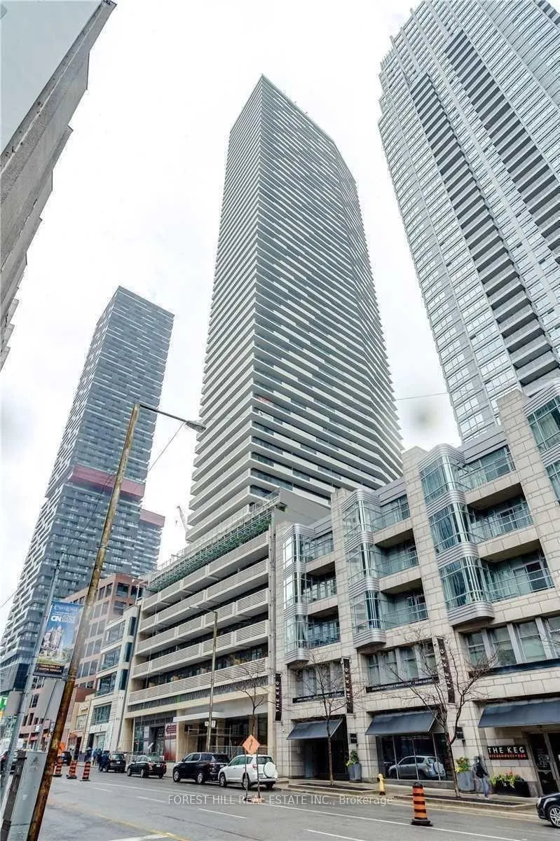 Photo 2 of Unit 5305, 2221 Yonge Street, Toronto, Mount Pleasant West — HOMEH