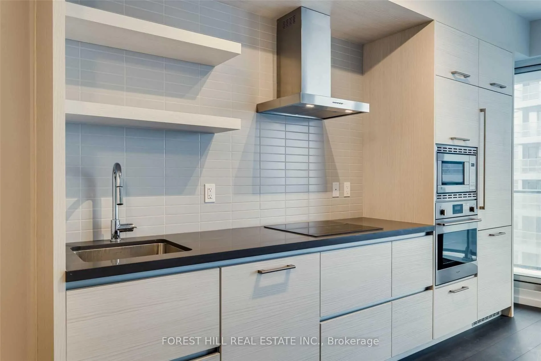 Photo 8 of Unit 5305, 2221 Yonge Street, Toronto, Mount Pleasant West — HOMEH