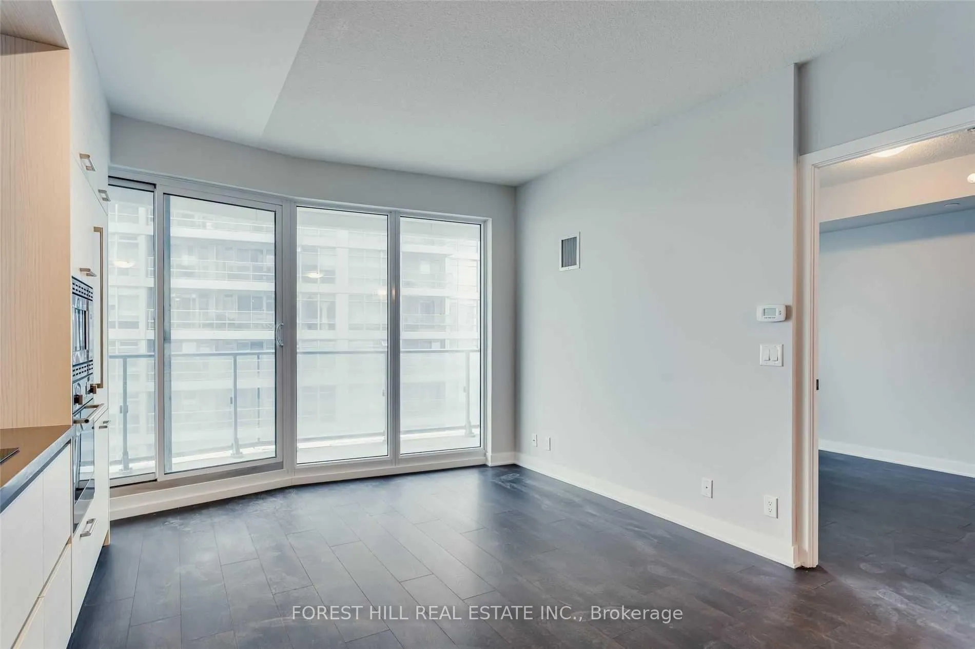 Photo 9 of Unit 5305, 2221 Yonge Street, Toronto, Mount Pleasant West — HOMEH