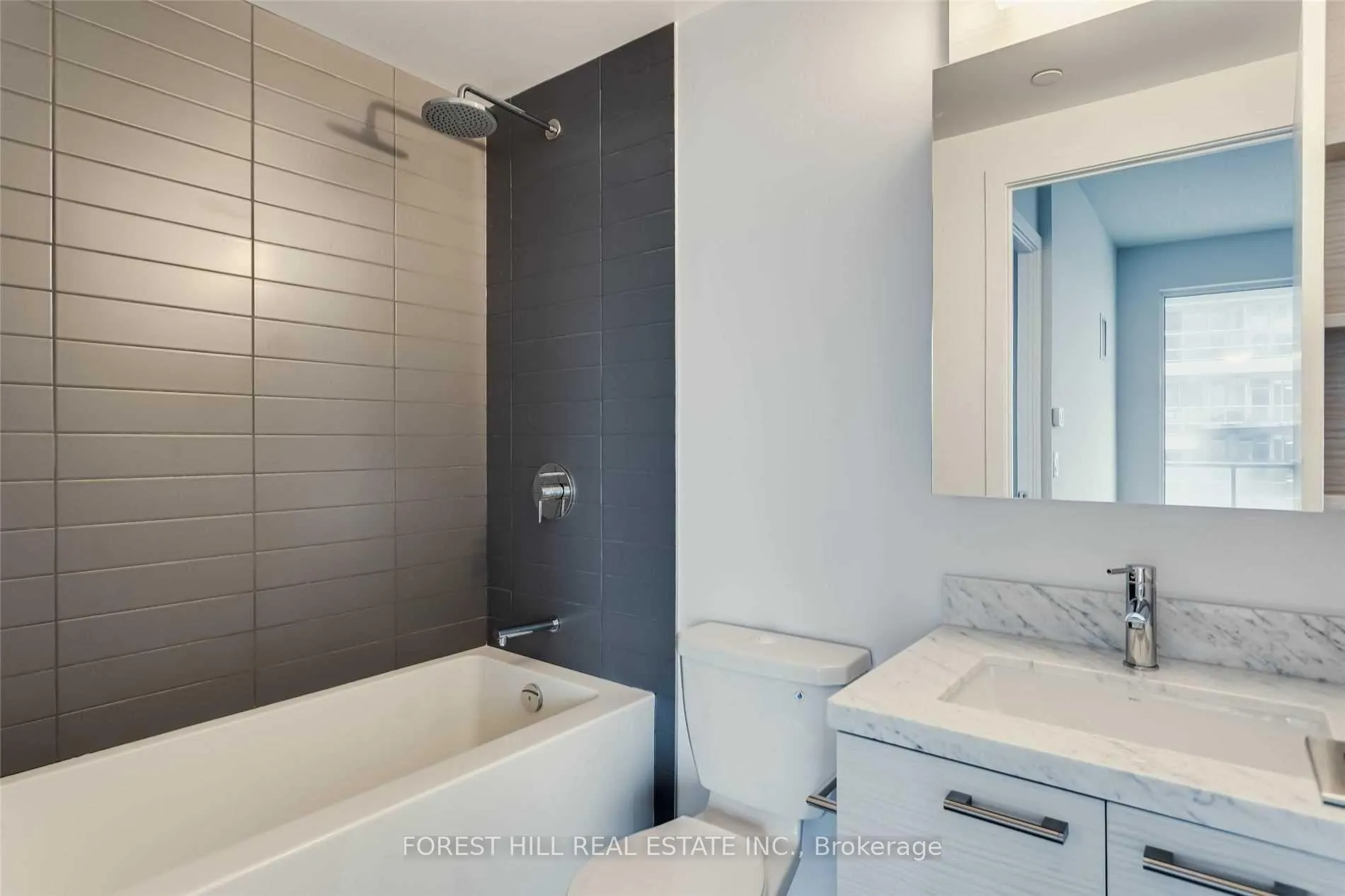 Photo 15 of Unit 5305, 2221 Yonge Street, Toronto, Mount Pleasant West — HOMEH
