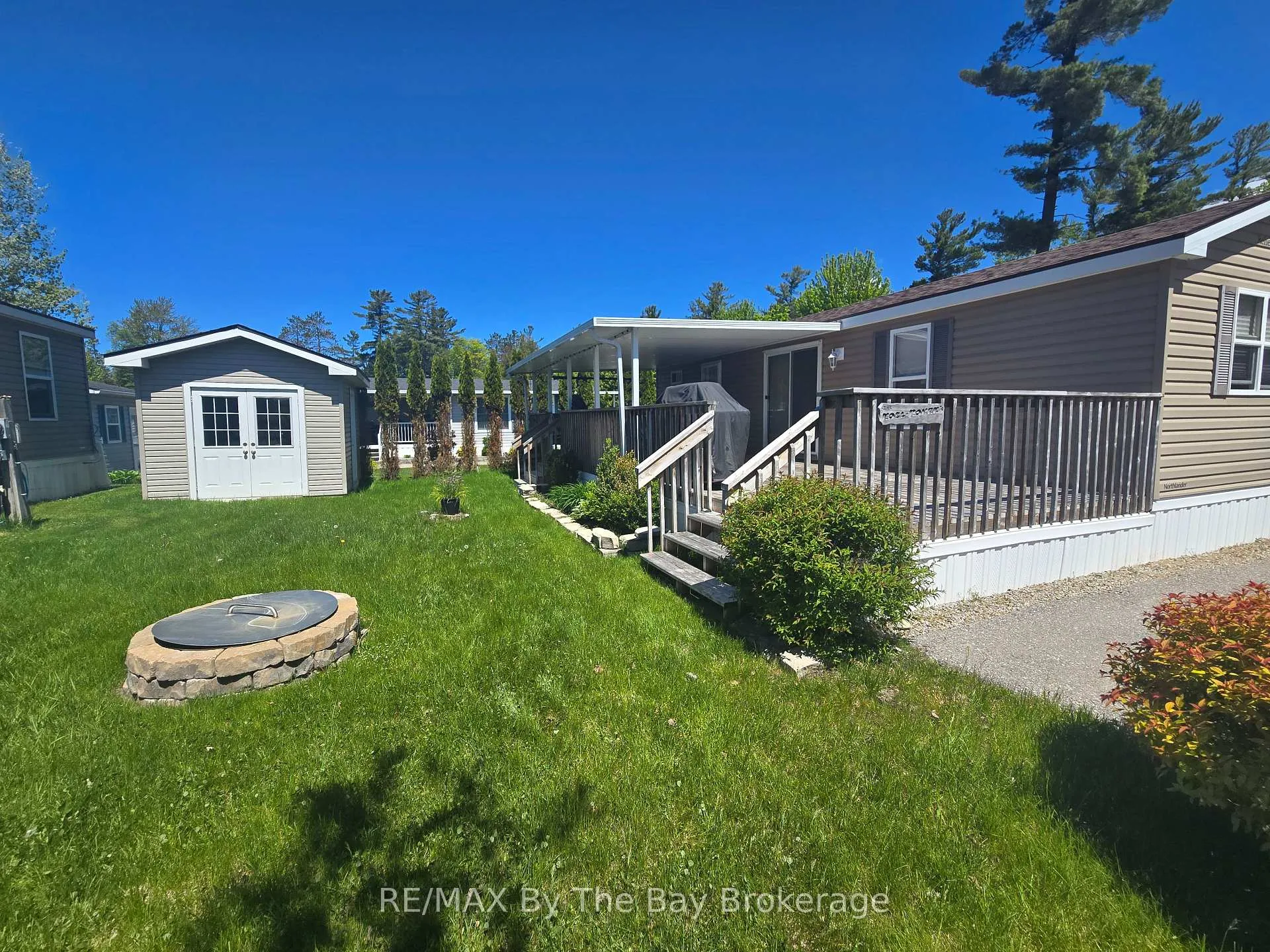 Photo 2 of 18 Kenora Trail, Wasaga Beach — HOMEH
