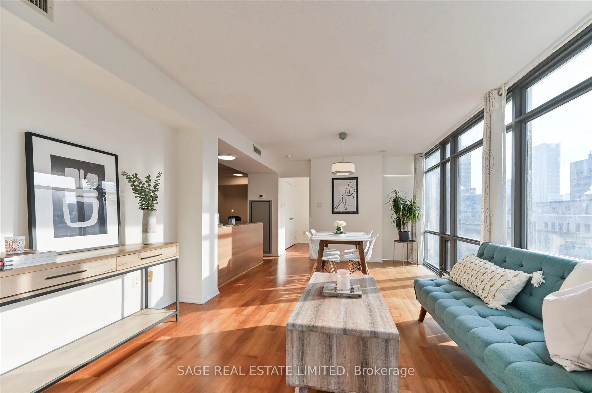 Photo 10 of Unit 902, 38 Grenville Street, Toronto, Bay Street Corridor — HOMEH