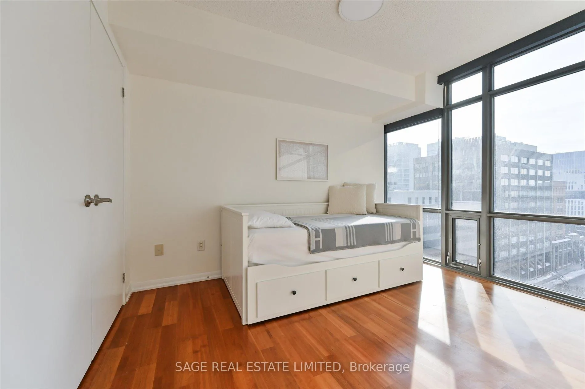 Photo 15 of Unit 902, 38 Grenville Street, Toronto, Bay Street Corridor — HOMEH