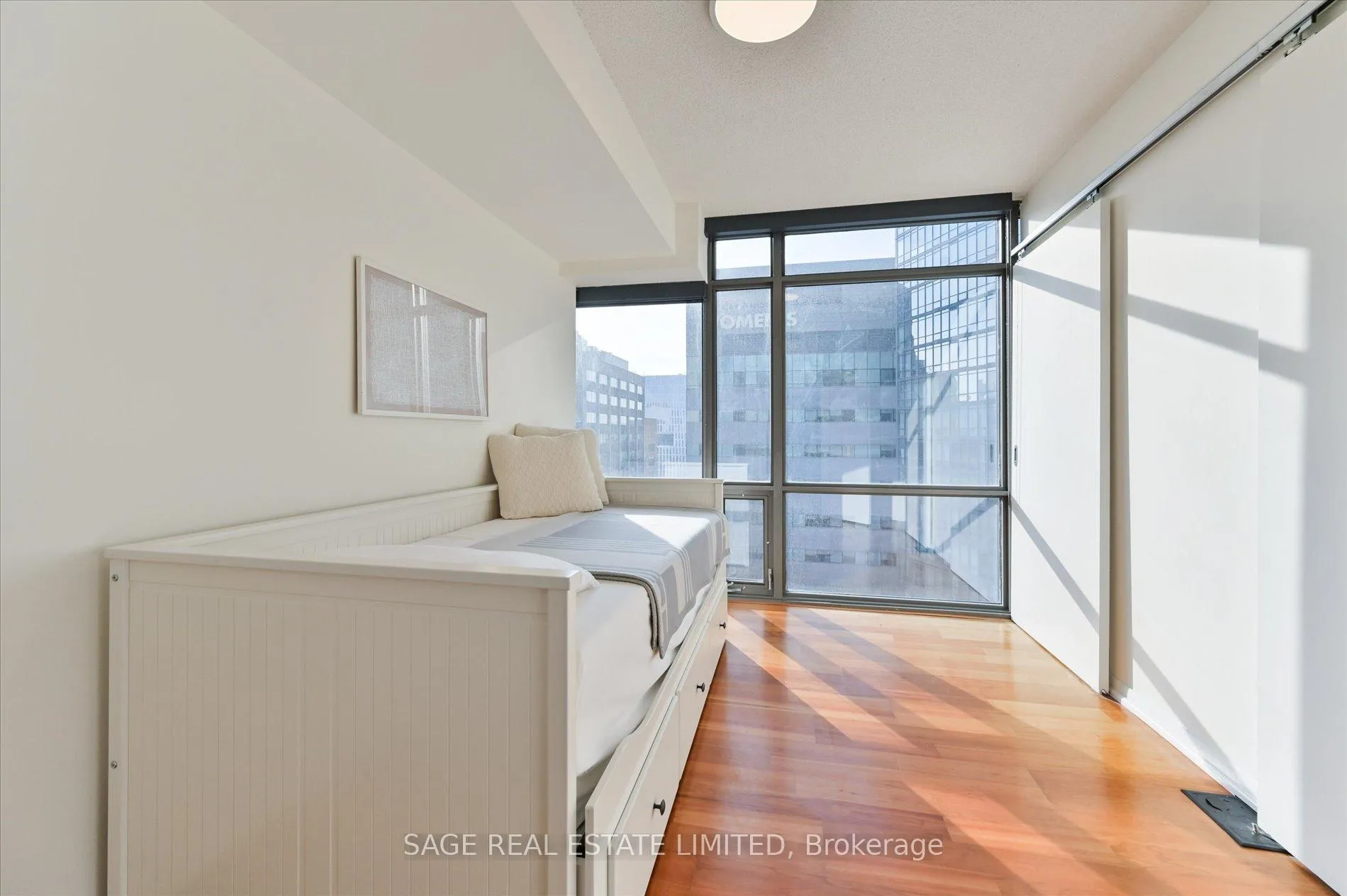 Photo 16 of Unit 902, 38 Grenville Street, Toronto, Bay Street Corridor — HOMEH