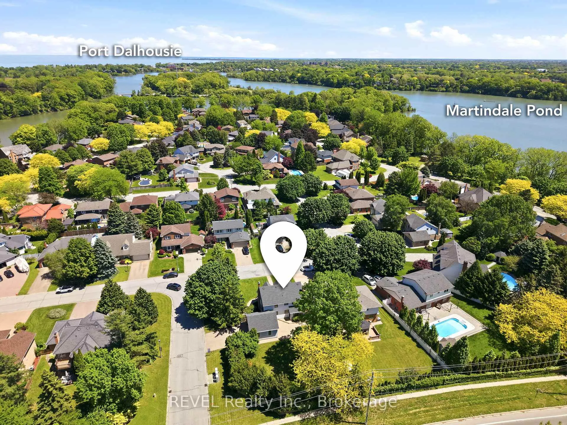 Photo 5 of 15 Macintosh Crescent, St. Catharines, Martindale Pond — HOMEH