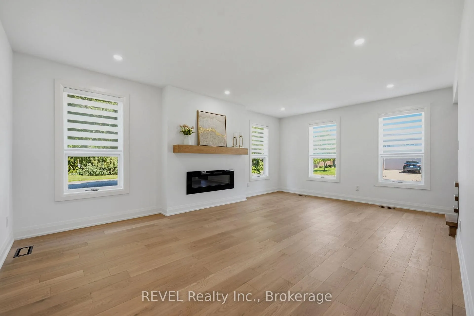 Photo 11 of 15 Macintosh Crescent, St. Catharines, Martindale Pond — HOMEH